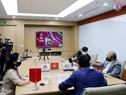 大學(xué)主持詞開場白